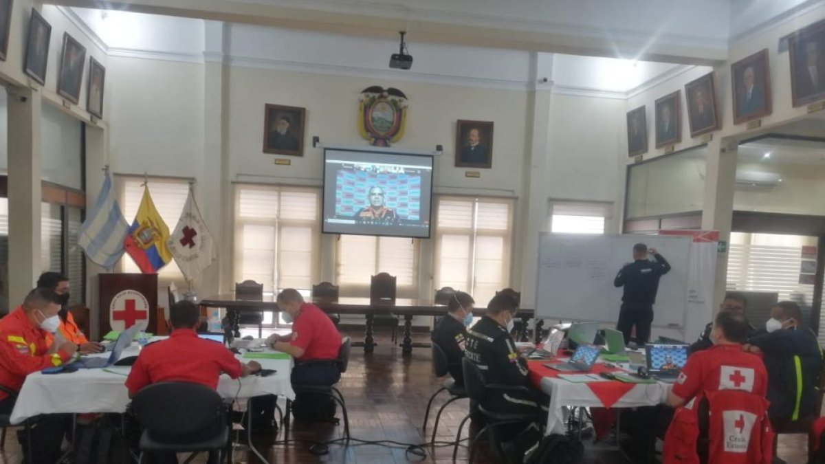En la Junta Provincial del Guayas de la Cruz Roja Ecuatoriana, se instaló un centro de operaciones para la coordinación del ejercicio, con los representantes de los otros países..