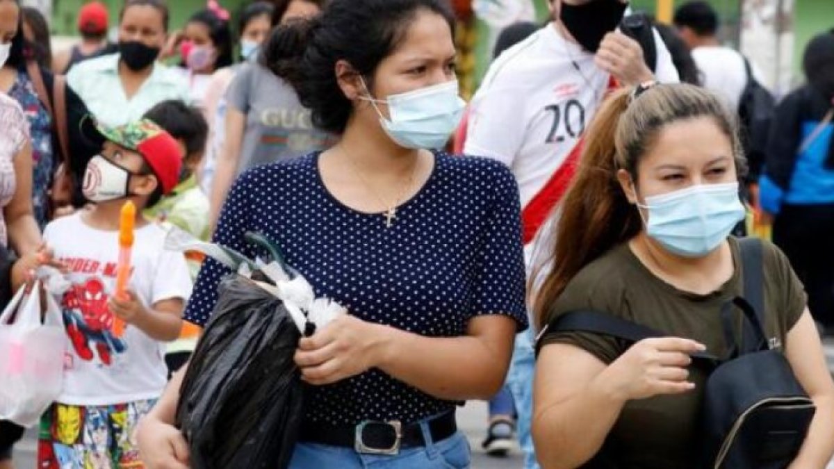 Lo peruanos retiraron su dinero de los fondos de pensiones por montones, durante la pandemia.