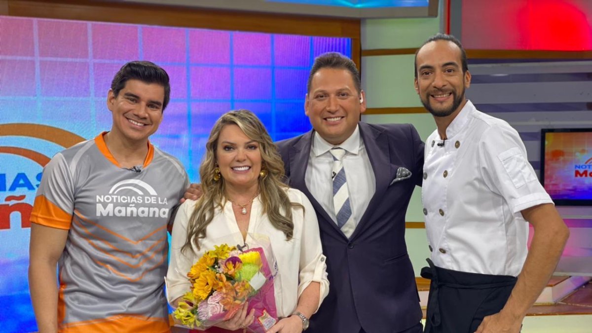 Con Isaac Delgado, José Luis Arévalo y el chef Beto.