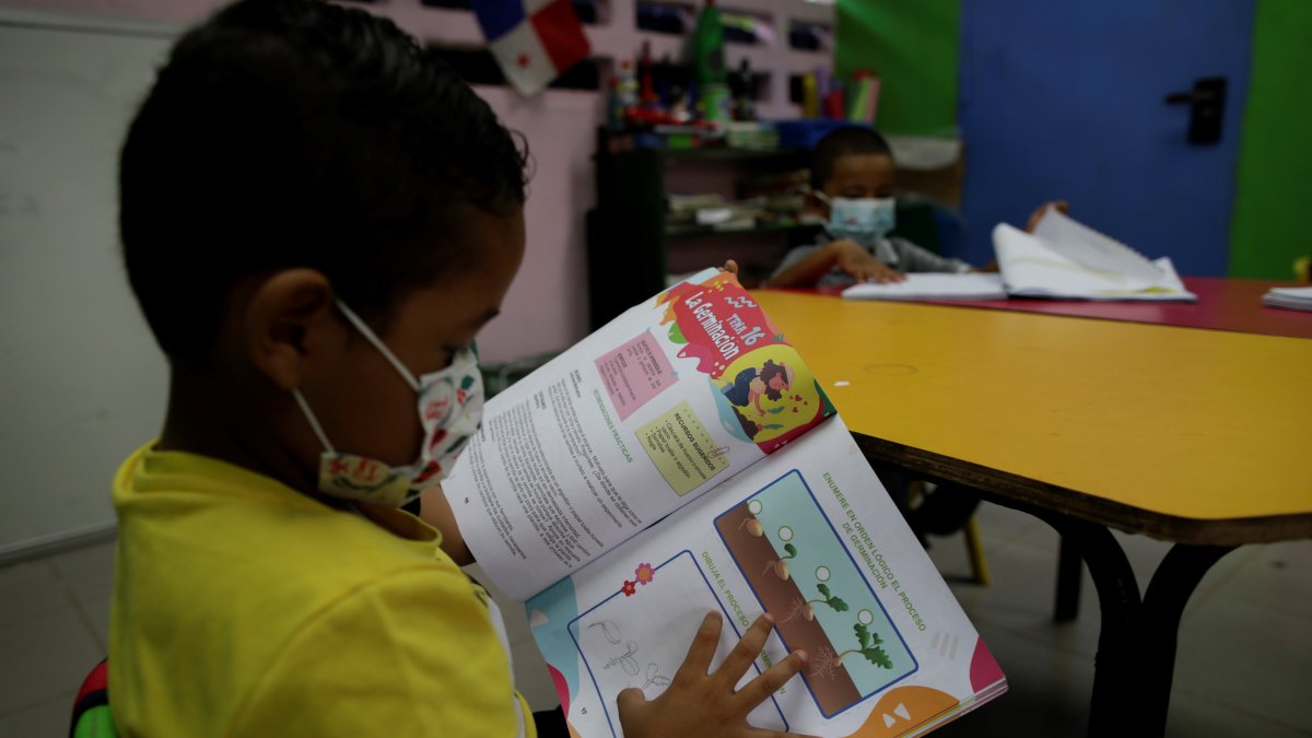 La falta de internet y el precario acceso a la tecnología generaron exclusión escolar en millones de menores de edad durante las cuarentenas.