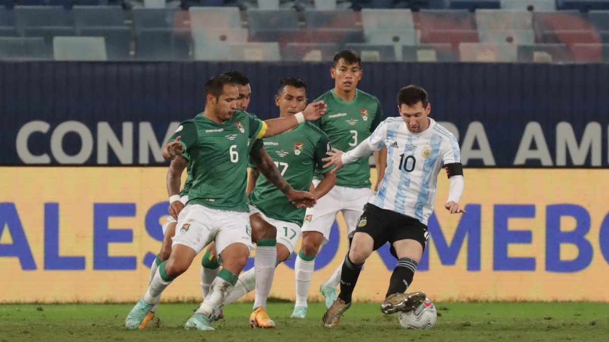 La selección de Argentina ganó el grupo A y por eso se enfrentará a la selección de Ecuador, que clasificó cuarta del grupo B