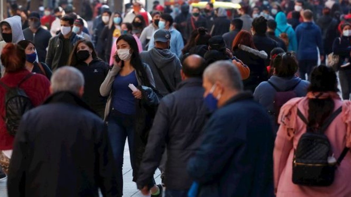 Los santiaguinos vuelven a sus actividades luego de pasar por un nuevo aislamiento en casa.