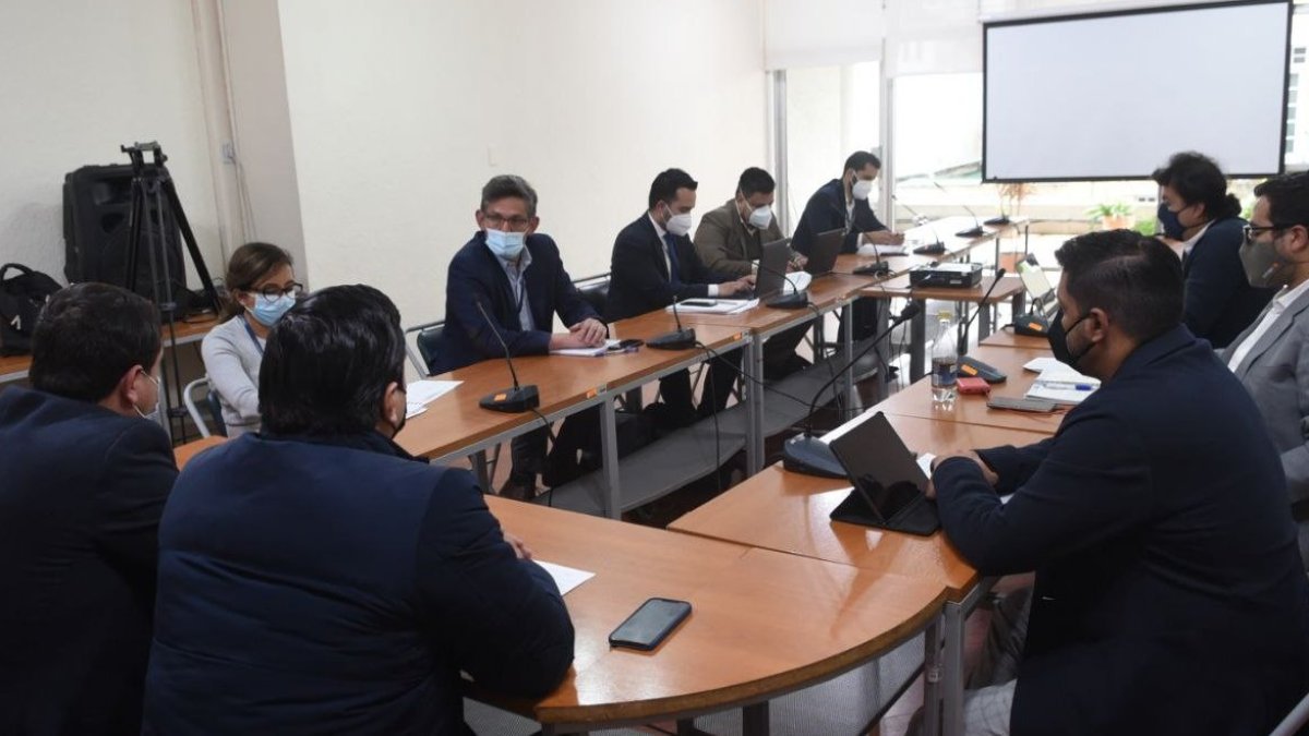 Delegados de AME y de Finanzas iniciaron el miércoles mesas de trabajo para acordar soluciones.