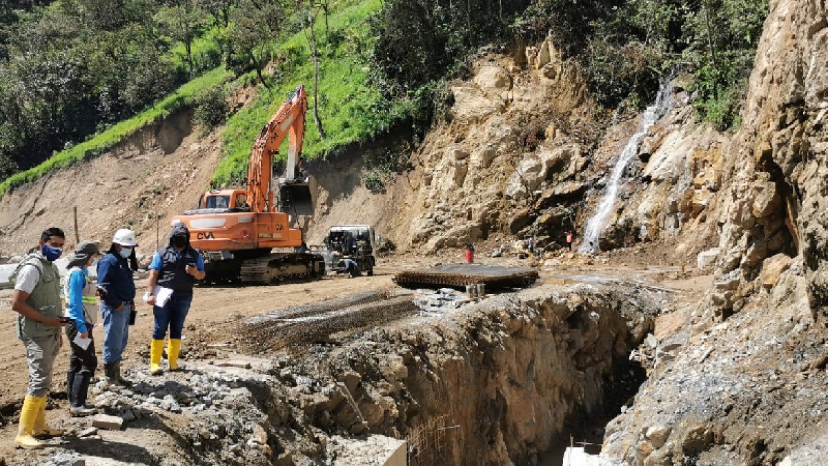Permisos, regulación, control y licenciamientos ambientales, son algunos de los tipos de trámites que han empezado a 'caminar' luego de varios años en el país,
