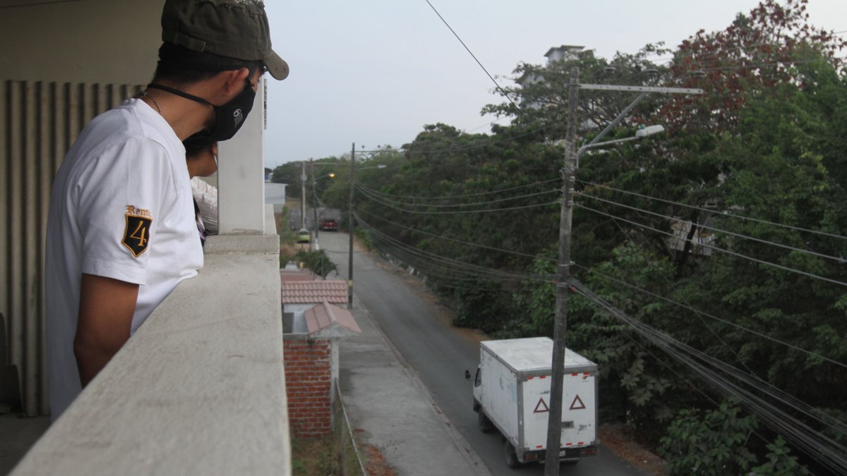 Tránsito. Una avenida residencial es usada para vehículos pesados.
