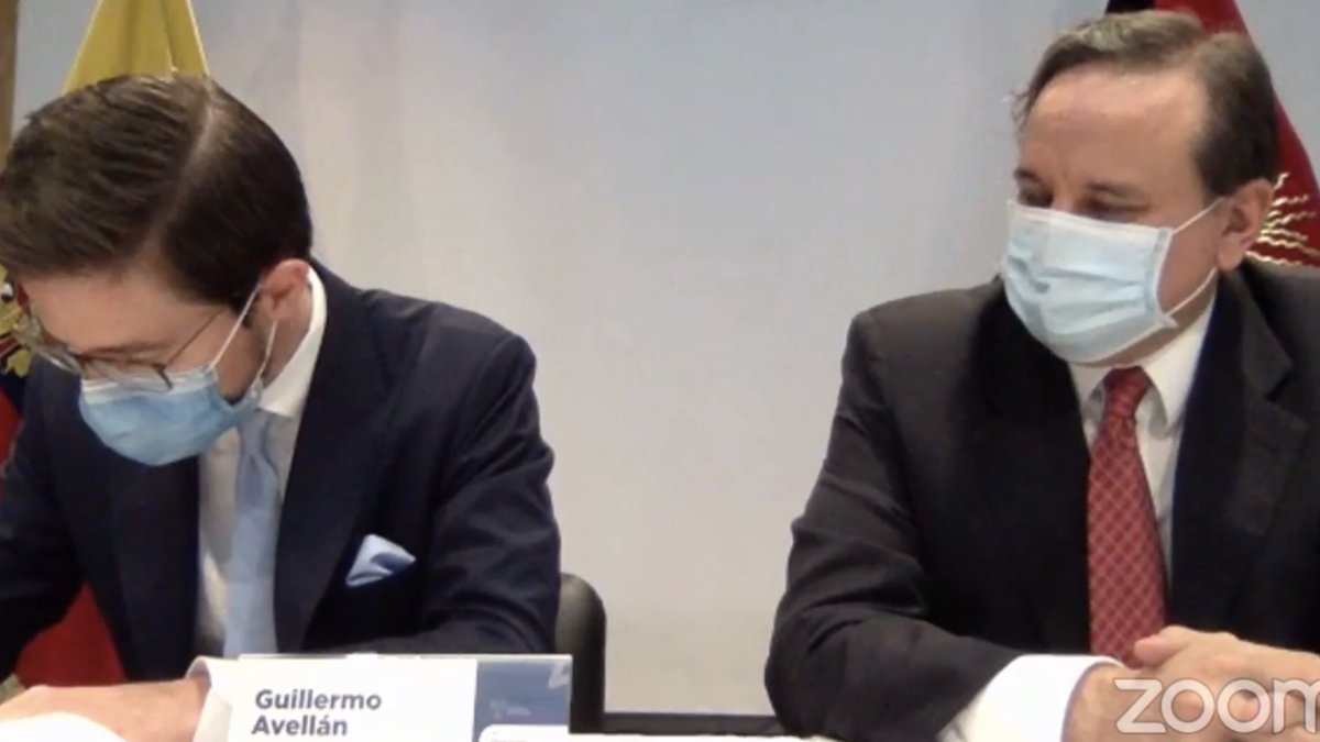 El gerente del Banco Central, Guillermo Avellán, firmó el convenio junto al ministro de Economía y Finanzas, Simón Cueva.