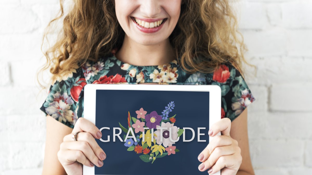 La gratitud tiene el poder de crear un estado mental y emocional más positivo
