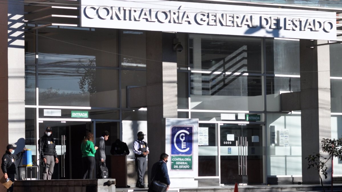 Control. A través de la página web de la Contraloría se tramitará la autorización para realizar adjudicaciones.