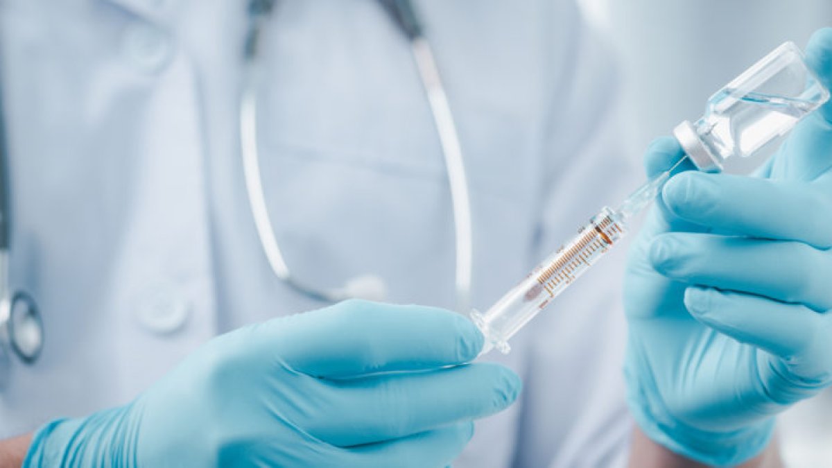 La ciencia avanza en la lucha contra el coronavirus. Una de las vacunas creadas para combatirlo está alegrando a los científicos.