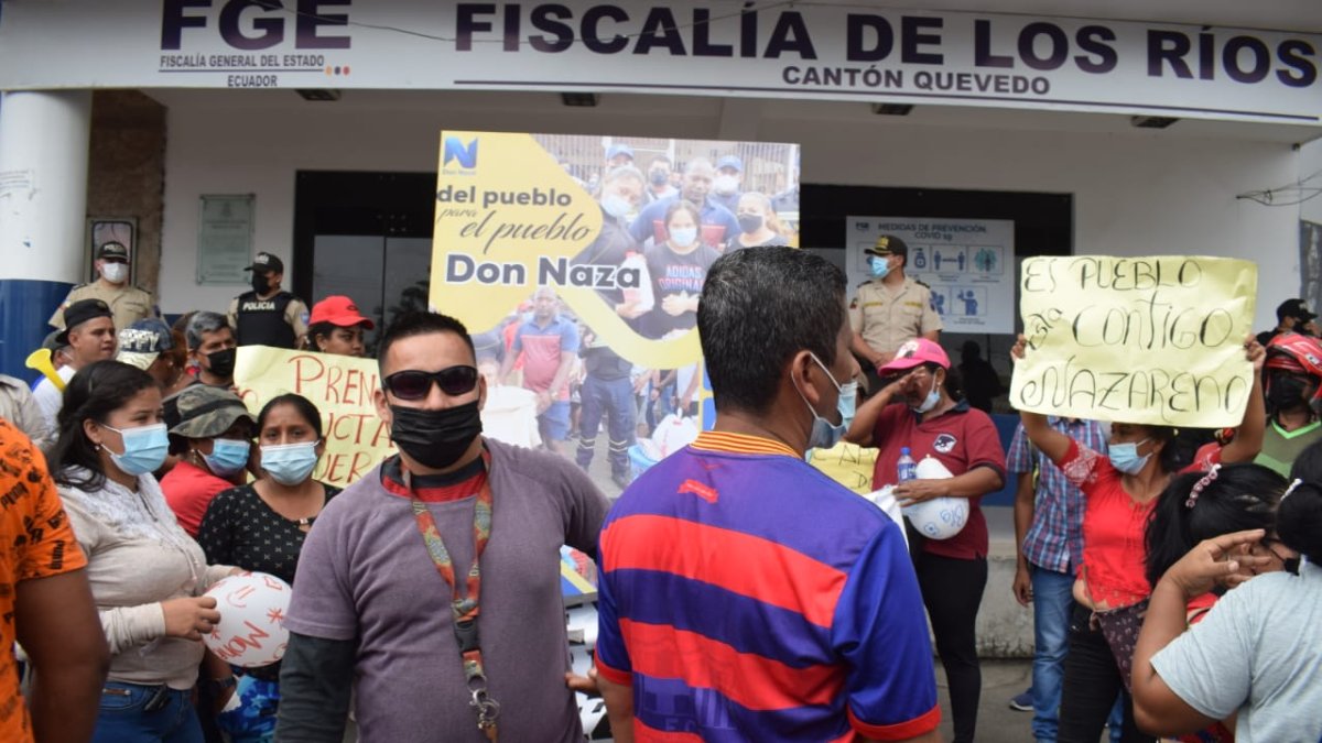 Cientos de quevedeños respalda a 'Don Naza' en las calles de la ciudad.