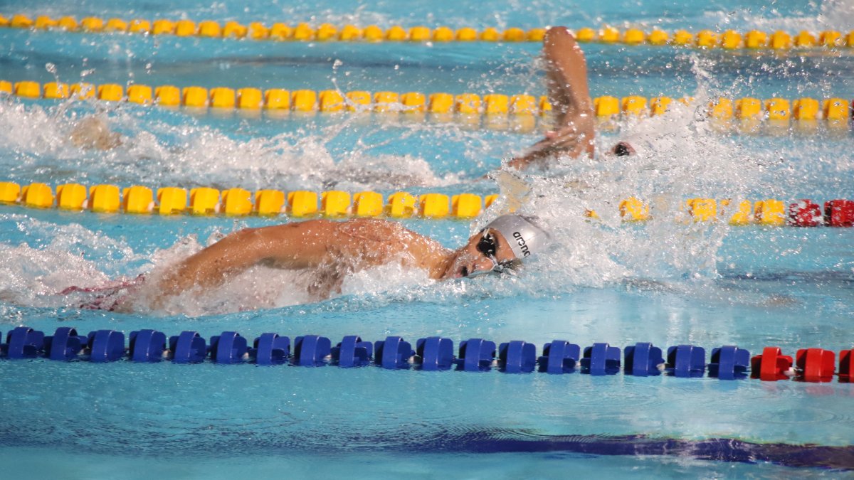 Experiencia. Peribonio fue récord bolivariano en los 200 m de los Juegos de Santa Marta 2017 con crono de 02:02.08, y plata y bronce en la Copa Mundo de Doha 2018.