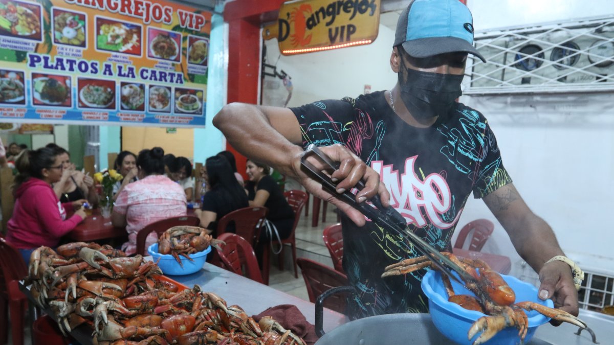 Los negocios de comida, restobares y pequeños emprendimientos le dan impulso a este desolador sector