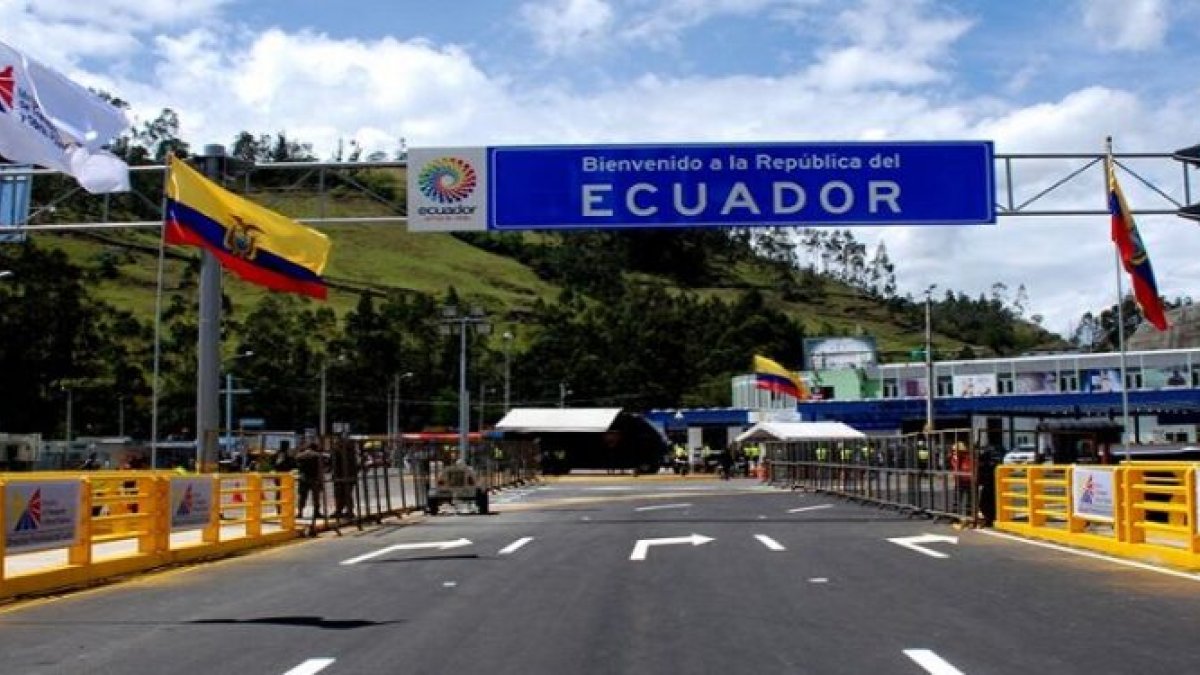 El paso fronterizo entre Ecuador y Colombia permanece cerrado.