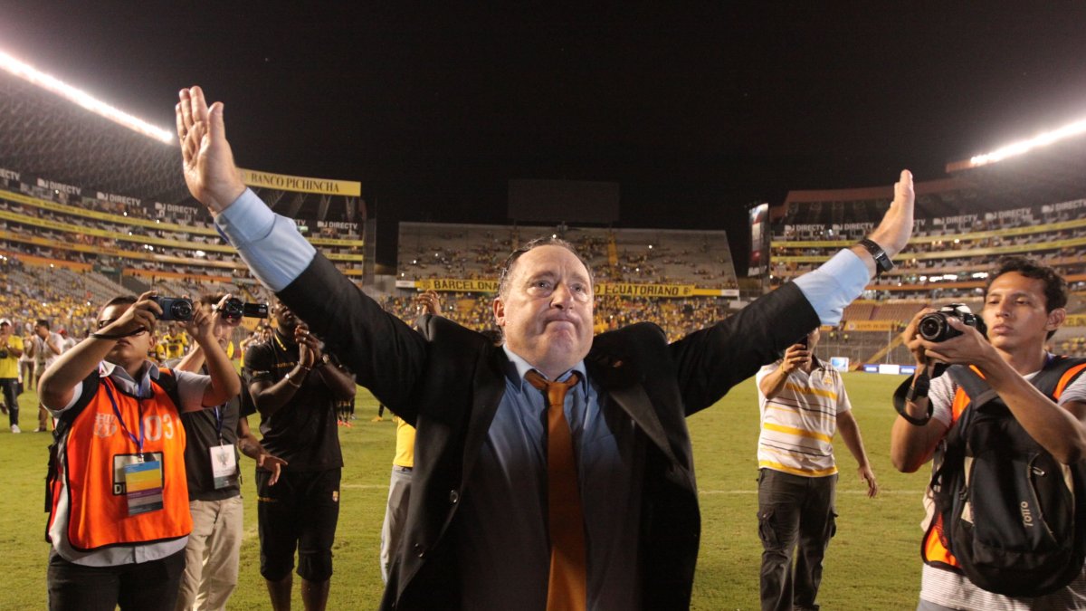 Rubén Israel quedó subcampeón con Barcelona en 2014 y ganó un torneo amistoso en 2015.