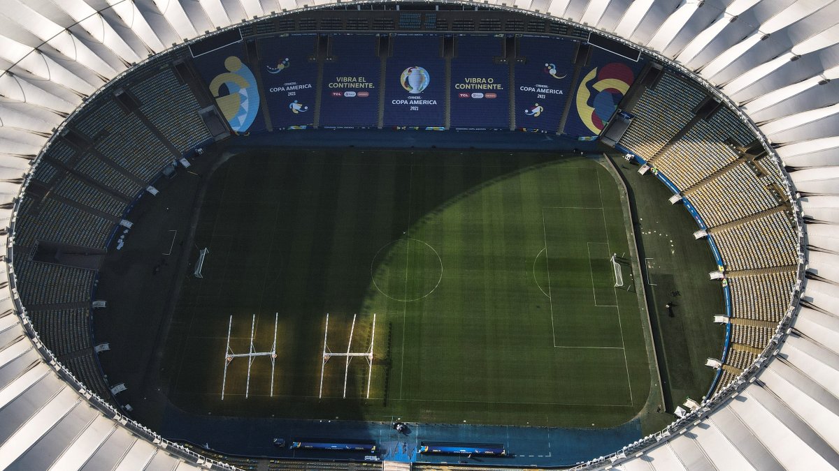 Fotografía tomada con un drone que muestra el estadio Maracaná donde mañana se jugará el 