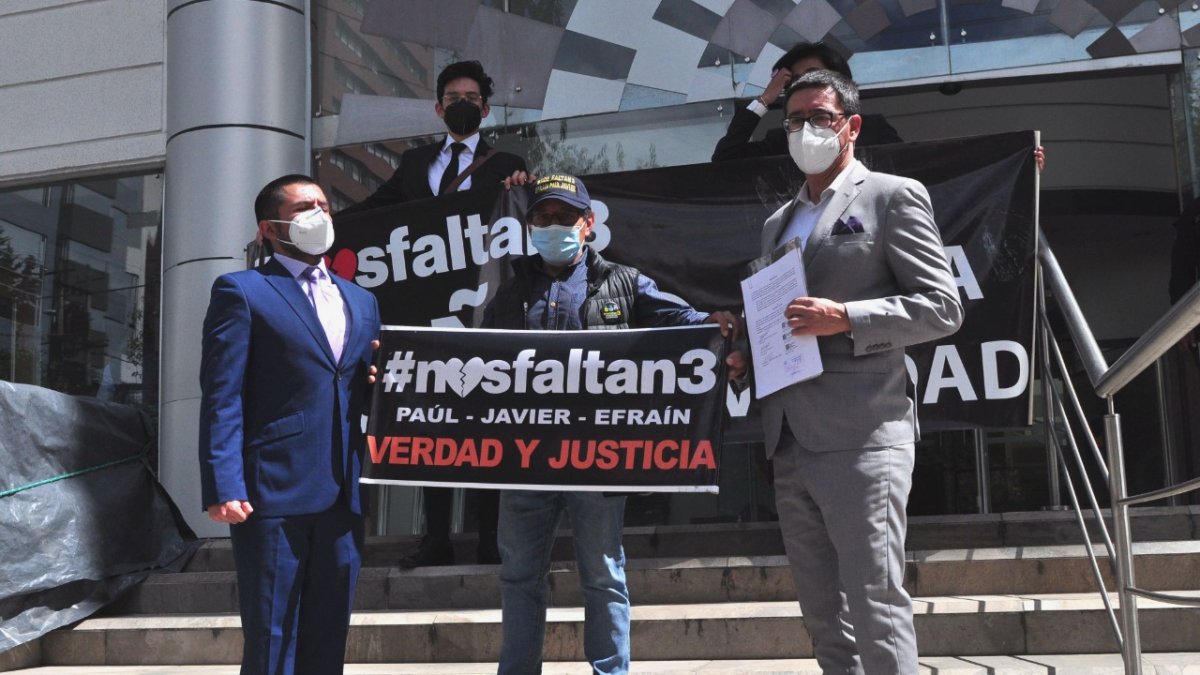 Pedido. Los familiares de Javier, Paúl y Efraín fueron a la Corte este lunes 12 de julio.