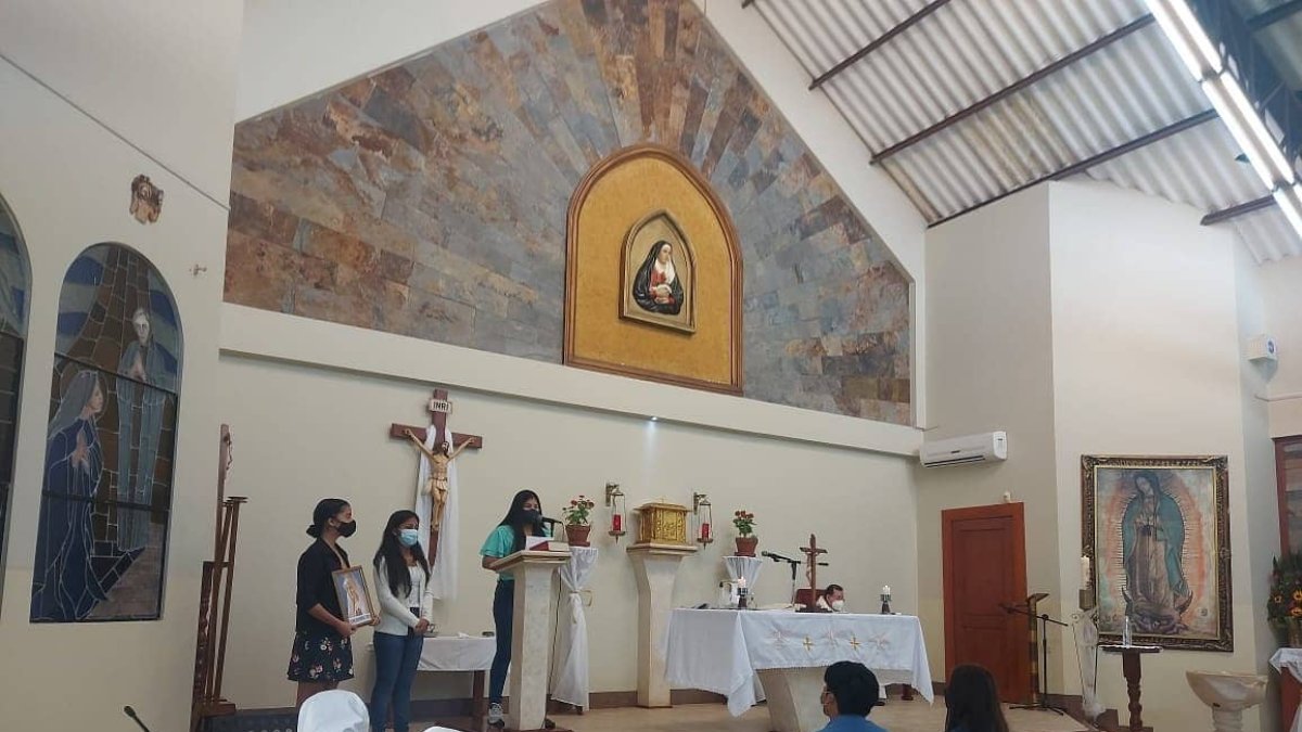 En una pequeña jornada se dio por inaugurado, en mayo pasado, el año lectivo en la unidad educativa.