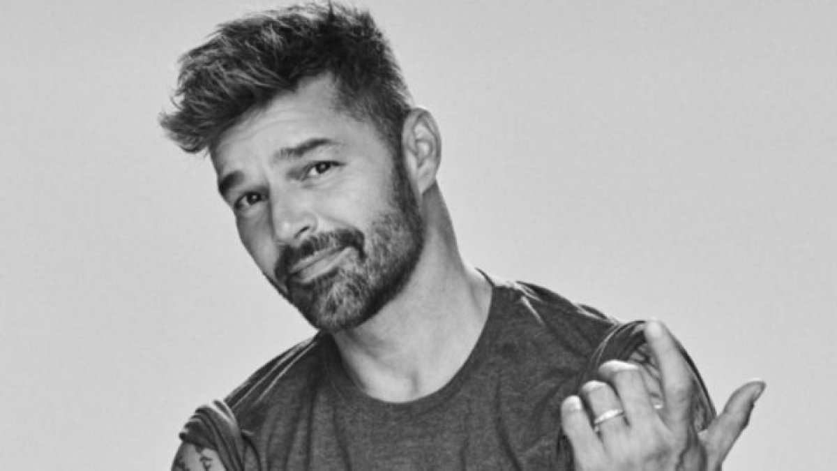 El artista publicó las imágenes de las protestas que han dado la vuelta al mundo.