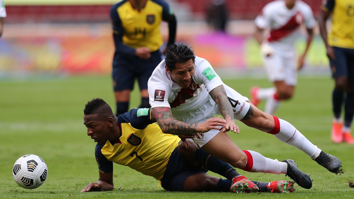 El ecuatoriano Pervis Estupiñán fue uno de los mejores jugadores de la Copa América, según la Conmebol.