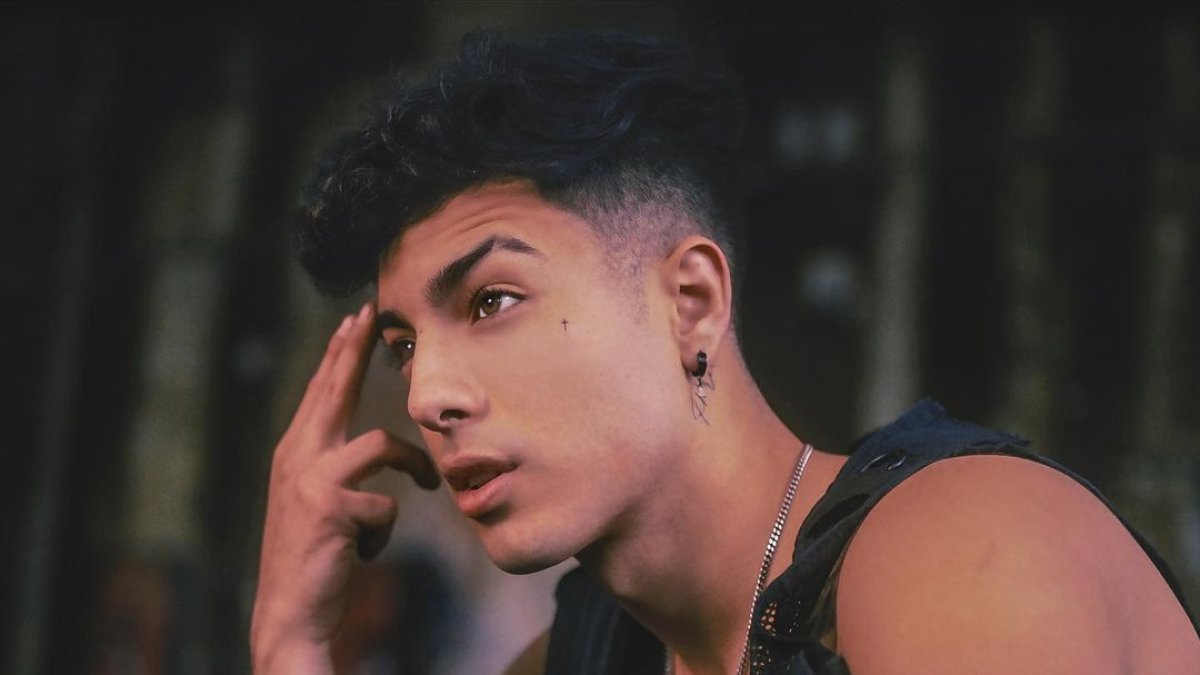 El influencer Naím Darrechi no deja los escándalos.