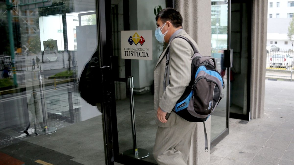 Diligencia. El fiscal Wilson Toainga estuvo en la vinculación de dos sospechosos al caso Las Torres.