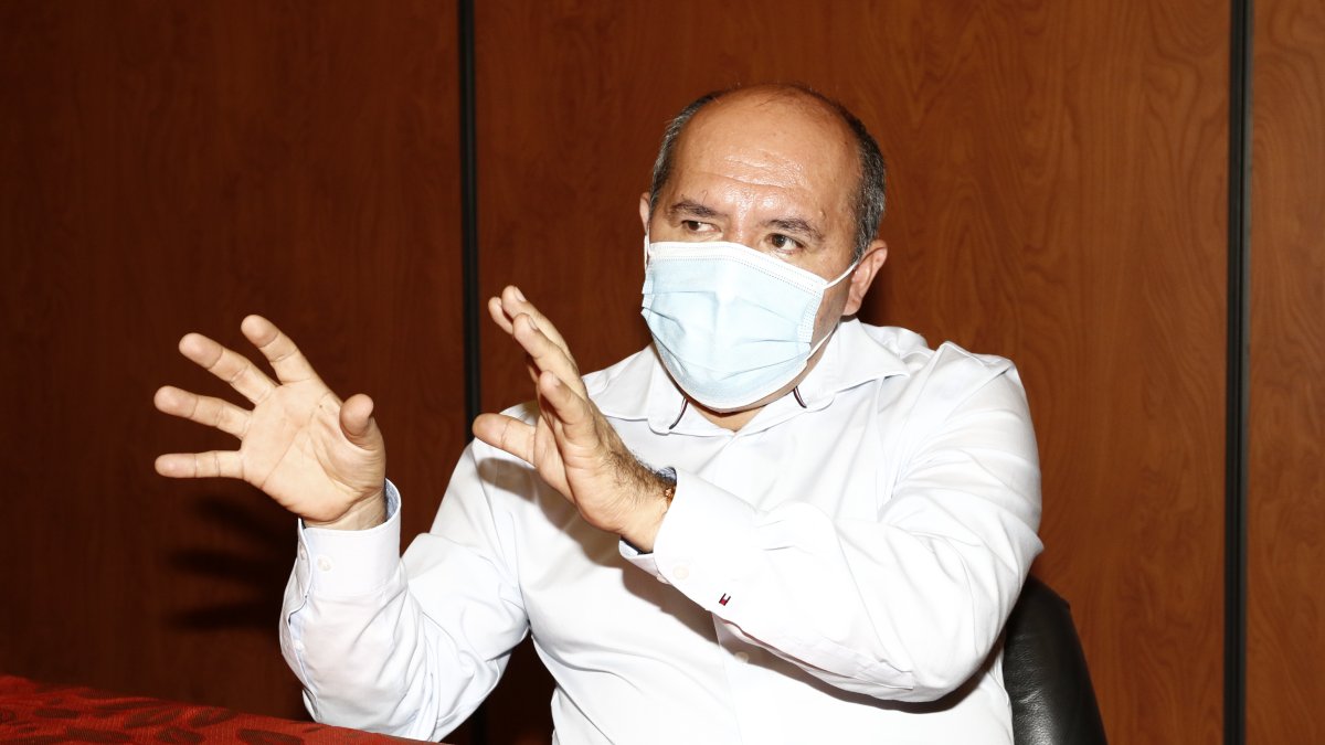 Alcalde del cantón La Libertad, en la provincia de Santa Elena. Empresario con una trayectoria de 30 años en el mercado.