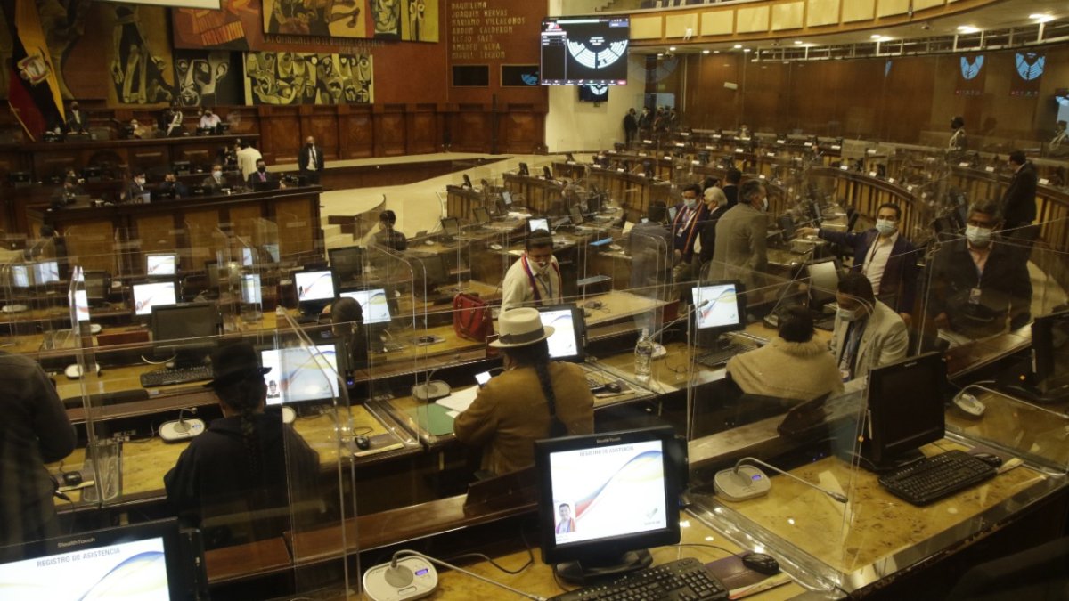 En la Asamblea no se ha tratado sobre la situación de Cuba. Se espera que algún legislador proponga un cambio en el orden del día.