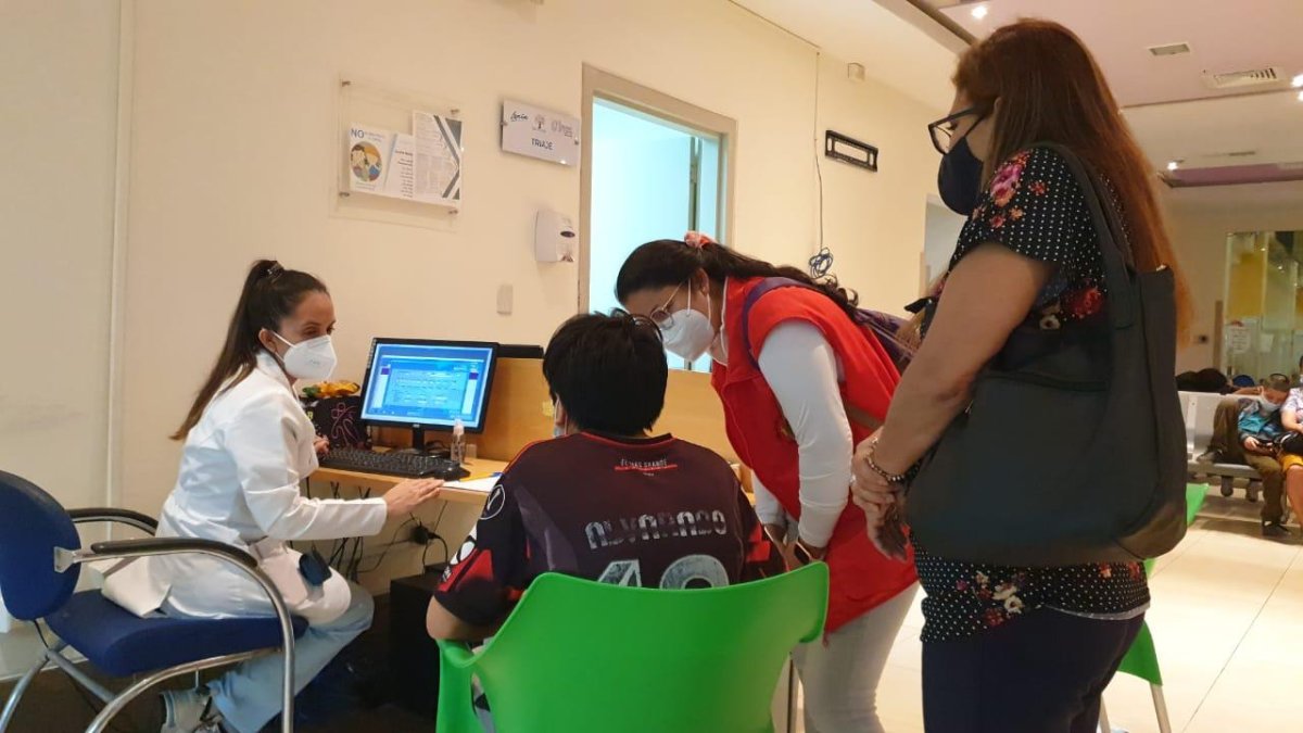 Las autoridades hacen los trámites para que los cinco niños estén en una casa de acogida.