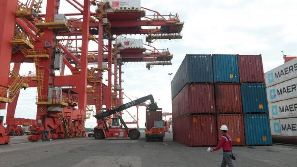 Este 2021 a Puerto Bolívar ha llegado nueva maquinaria en marzo y julio.