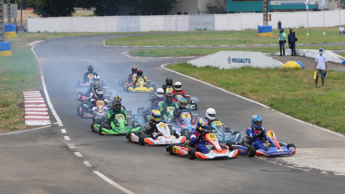 A inicios del mes pasado fue  la primera prueba en el kartódromo.