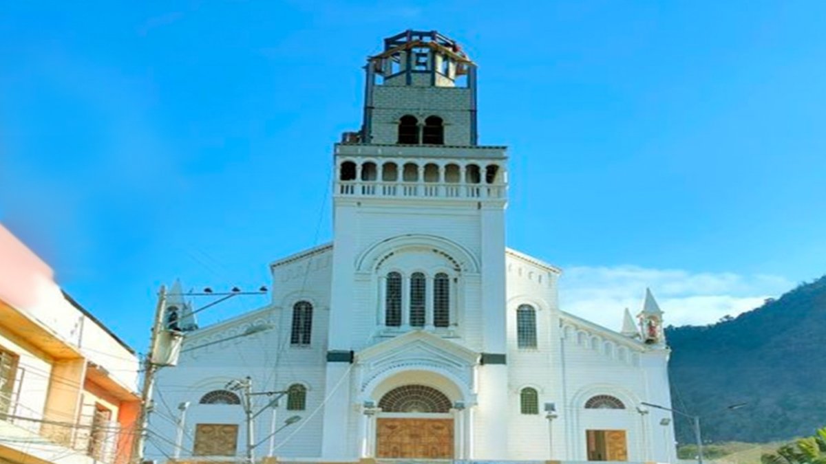 La basílica, ubicada en el centro de Montecristi, volverá a abrir sus puertas en los próximos días.