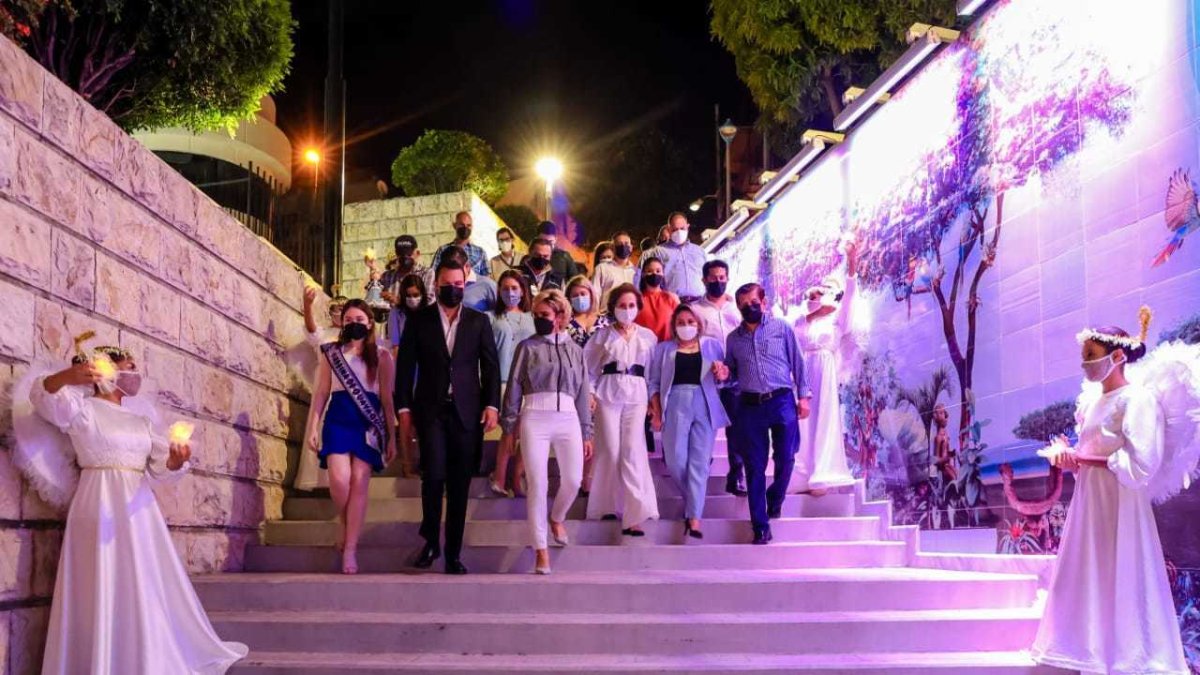 Acto. Funcionarios municipales, en la noche inaugural del memorial.