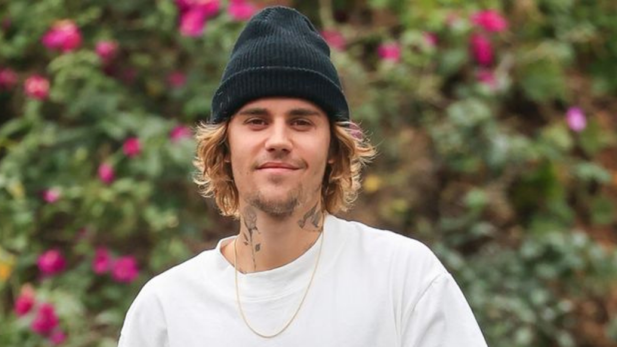 Justin Bieber tiene 27 años.