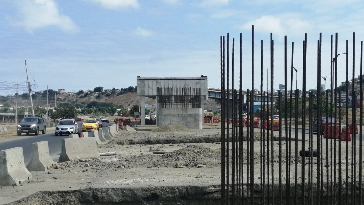 Los trabajos en la vía quedaron abandonados en agosto de 2019. El proyecto tiene también problemas de diseño.