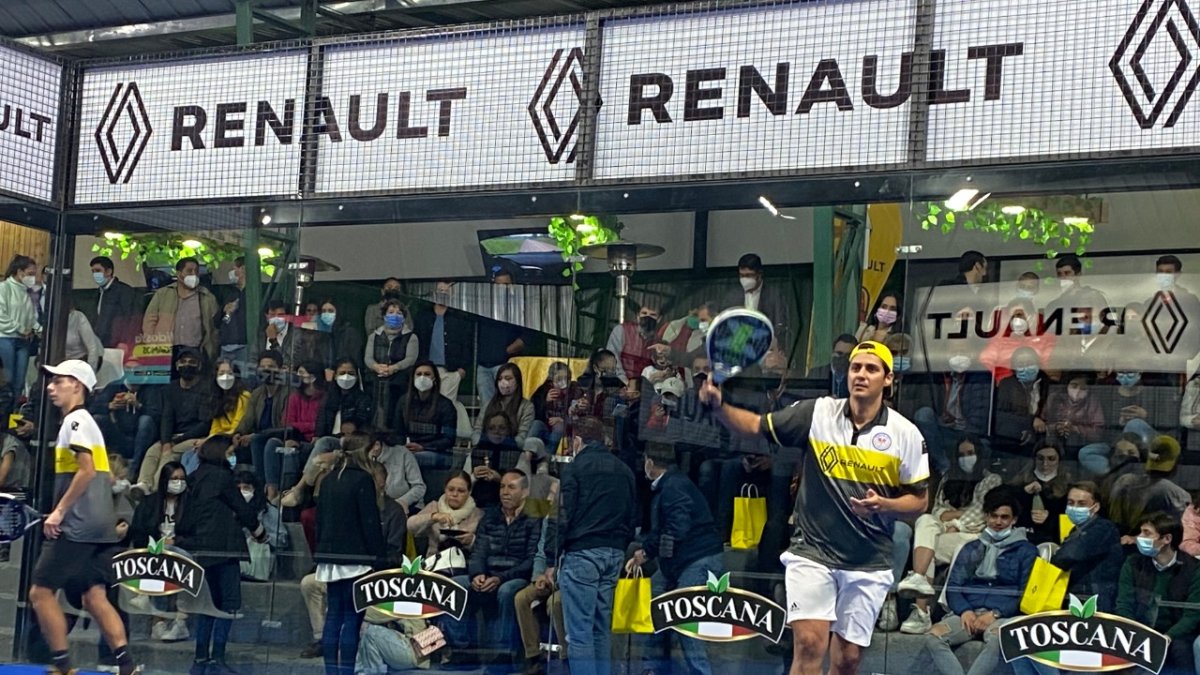 Nicolás Lapentti incursionó en el pádel en un evento en Ambato.