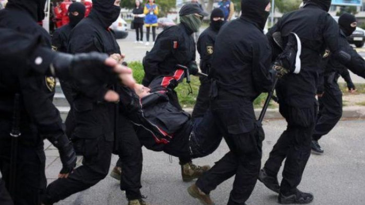 La Policía biolorrusa aprehendió a opositores al régimen de Lukachenko.