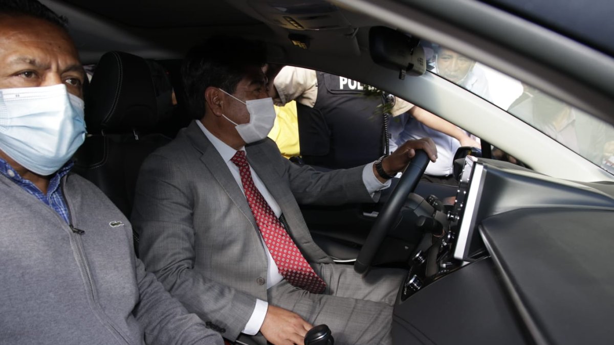 Salida. El removido alcalde se ausentó de la diligencia en la que se debía decidir si se acepta o no el pedido de los concejales.