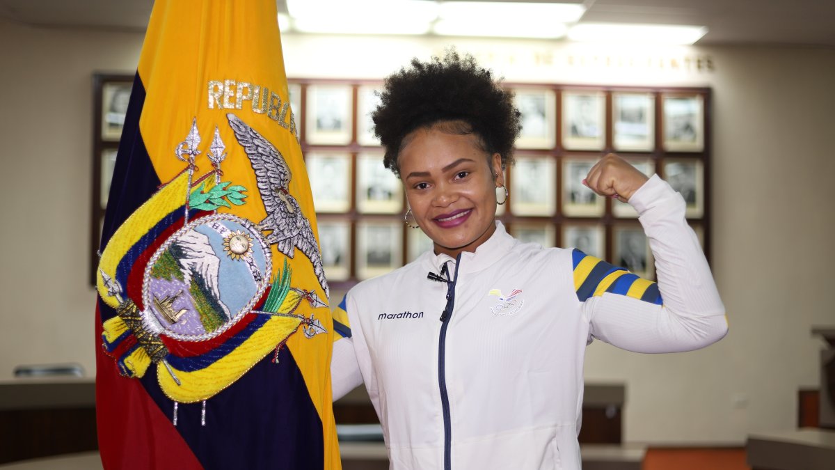 La pesista ecuatoriana fue nombrada como la abanderada femenina de Ecuador para los Juegos. En varones será Julio Castillo.