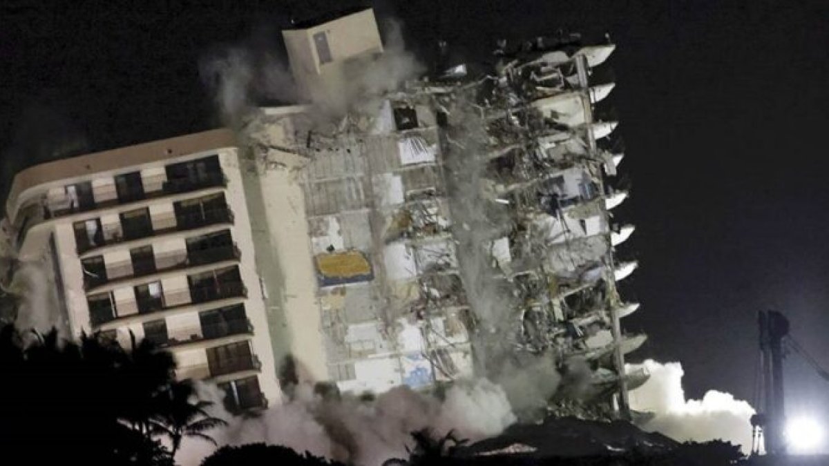 El condominio de 12 plantas, que se derrumbó en Miami Dade el 24 de junio