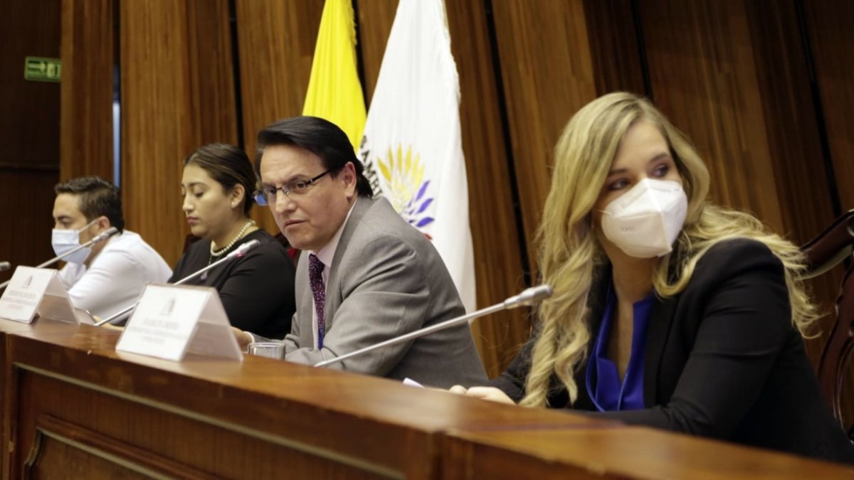 Pedido. Fernando Villavicencio se comprometió a revisar las denuncias de Pareja. Acudirá a la cárcel, si es necesario.