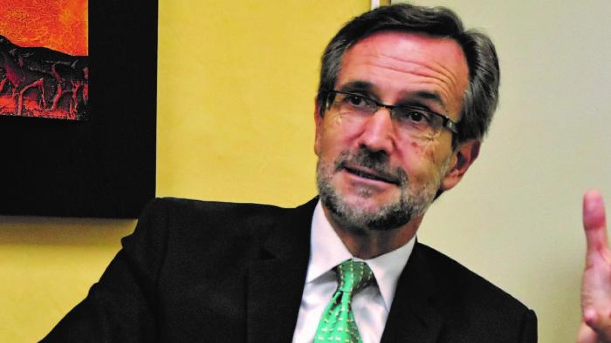 Roberto González tiene experiencia en la banca