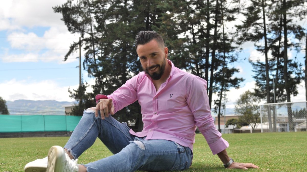 El arquero del club deportivo Universidad Católica compartió su historia de vida.