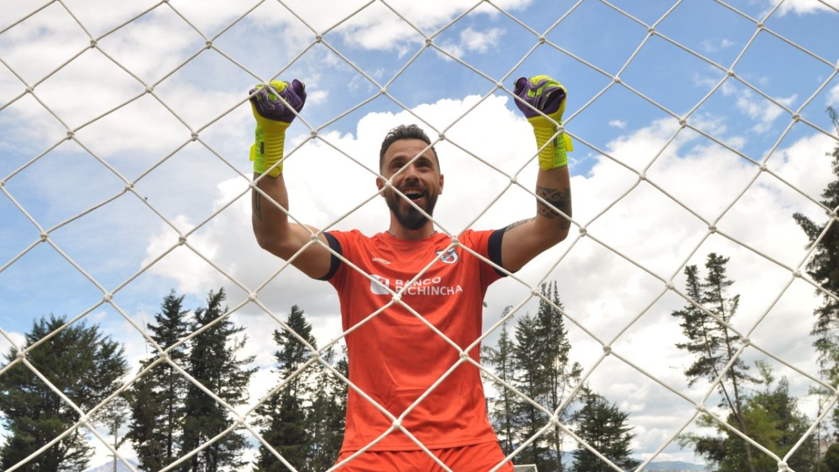 Hernán Galíndez tuvo 10 años atajando en Universidad Católica de Quito.