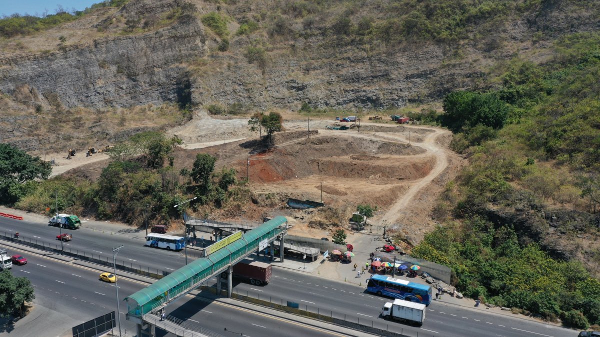 Escenario. La nueva terminal satélite de vía a la costa se levanta cerca de la Universidad del Pacífico.