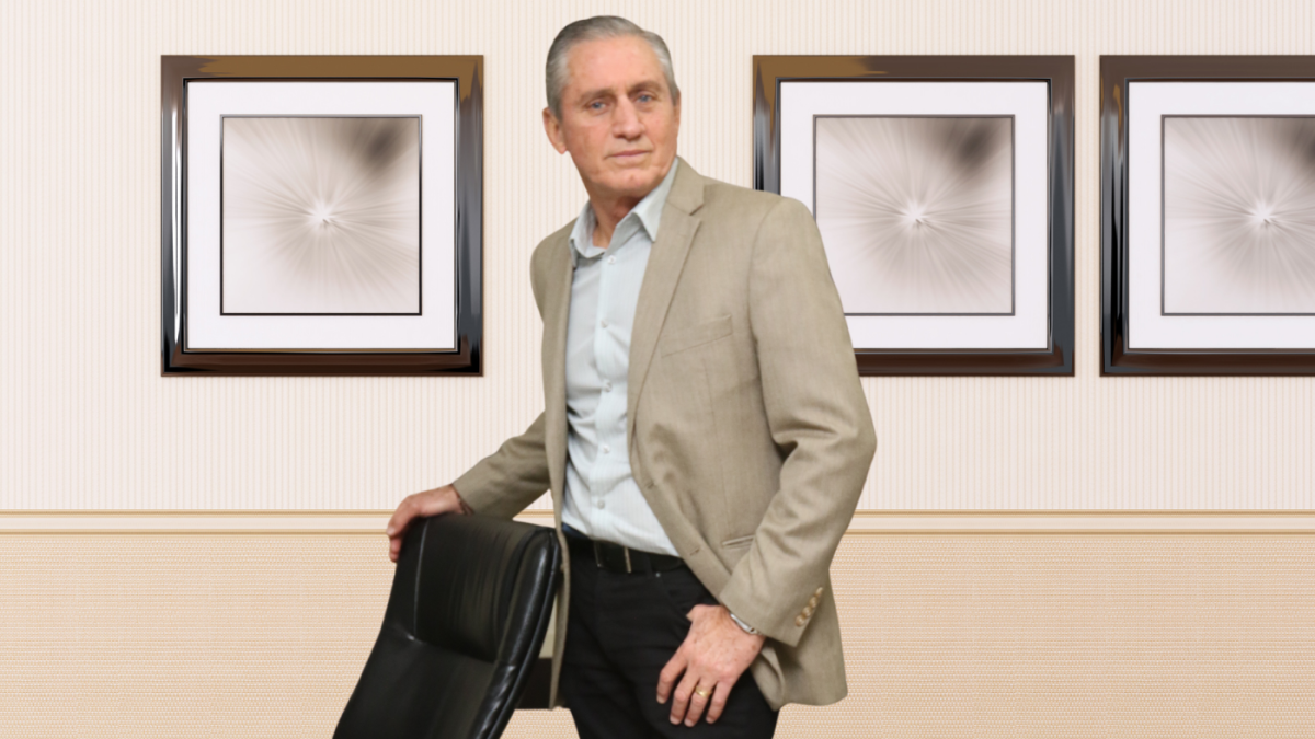 José Solines, presidente de Solines Soluciones, nació en Guayaquil. Tiene 61 años de edad, de los cuales 30 los ha dedicado a trabajar en este sector.