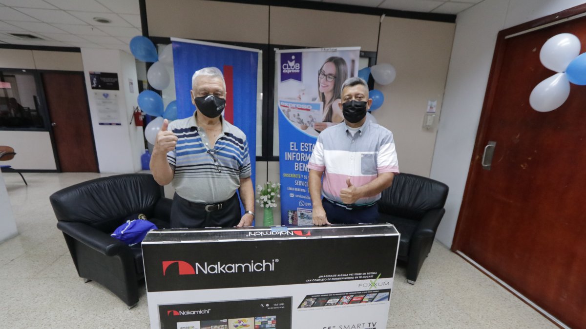 José Páez Oyola (derecha) junto a su padre, José Kléber Páez Maldonado.