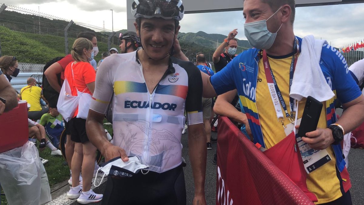 Carapaz gana la medalla de oro en Tokio 2020.