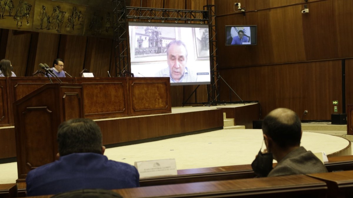 Comparecencias. Legisladores de la Comisión de Fiscalización tramitan el pedido de juicio político a Pablo Celi.