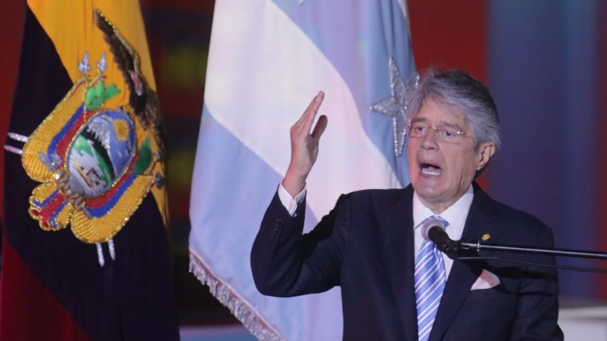 Figura. Guillermo Lasso durante su presentación en la sesión solemne.