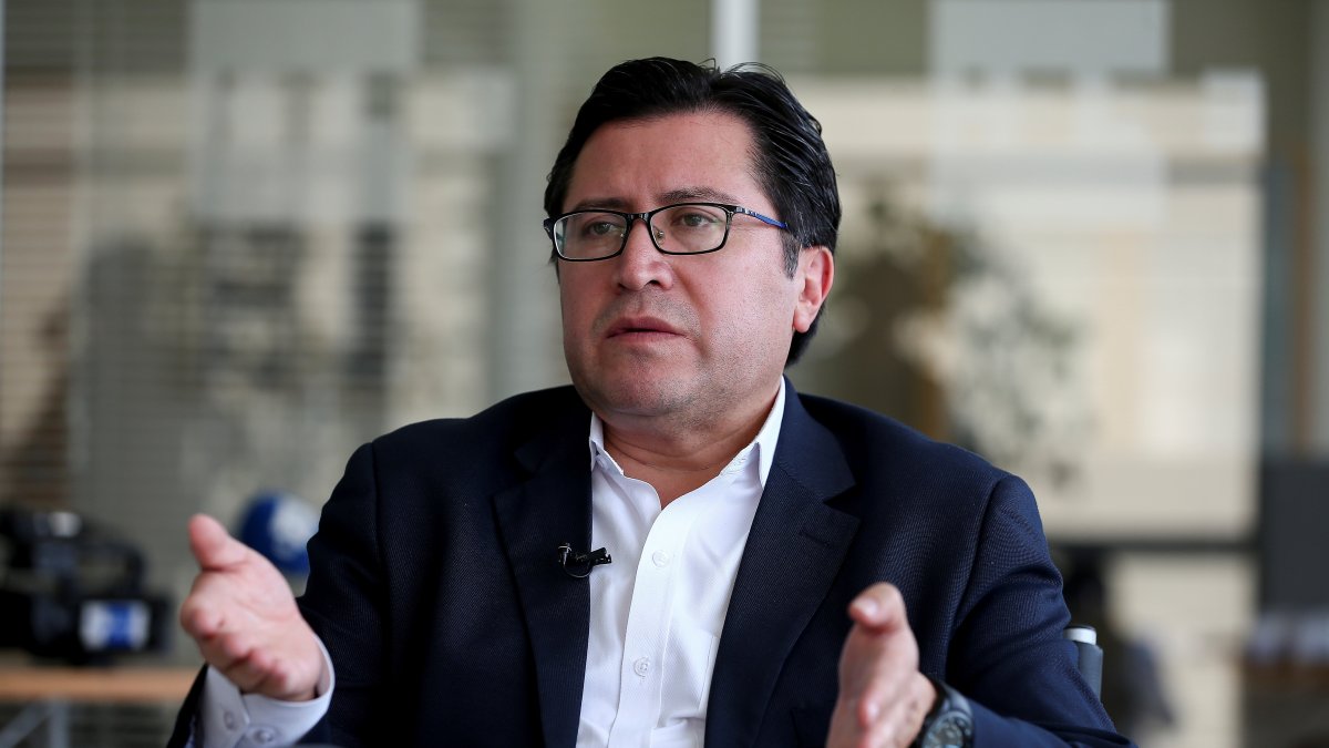 En la imagen un registro del abogado de Julian Assange en Ecuador, Carlos Poveda, durante una entrevista con Efe, en Quito (Ecuador).